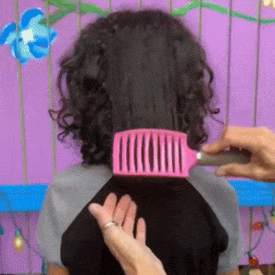 Hairstreaq brush working through different hair types
